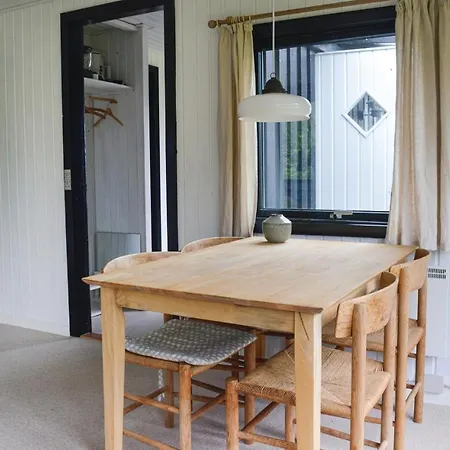 Semesterbostad Stunning In W/ Wifi And 3 Bedrooms *